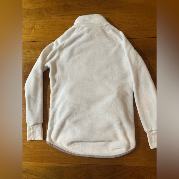 Alaskan Apparel fleece size large in great condition. - Picture 4 of 5